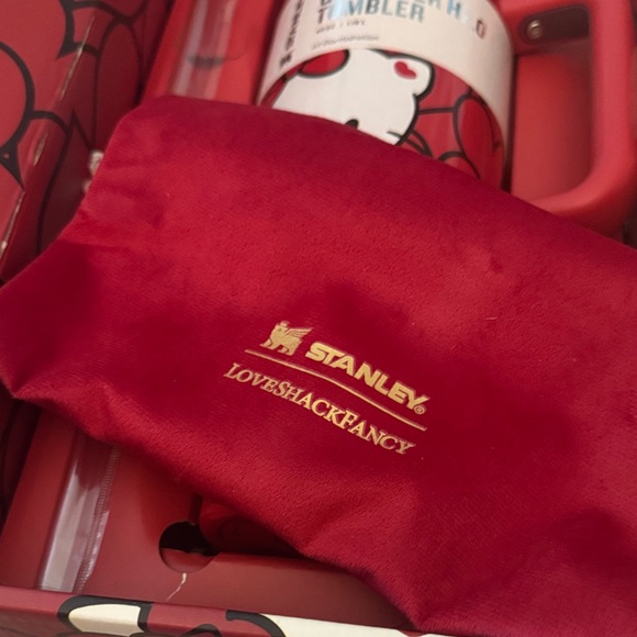 Stanley Red Hello Kitty Tumbler - Picture 7 of 11